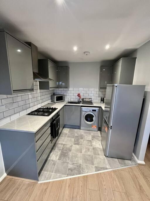 Ferienwohnung Immaculate 2 Bed Flat With Free Parking! Watford  Exterior foto