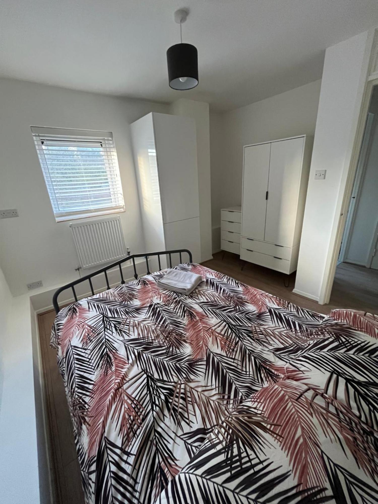 Ferienwohnung Immaculate 2 Bed Flat With Free Parking! Watford  Exterior foto